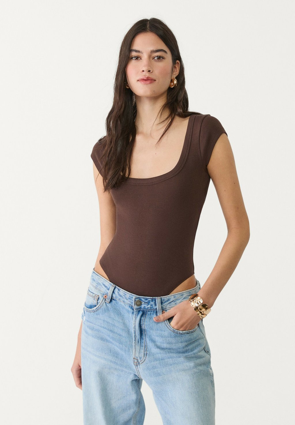 

Базовая футболка OPEN BACK Stradivarius, темно-коричневый