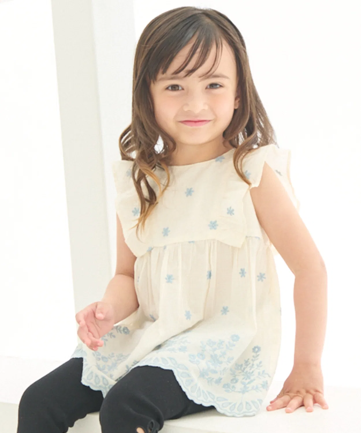 Детская туника из индийского хлопка с вышивкой, модель Indian Cotton Embroidered Tunic, petit main, Ivory