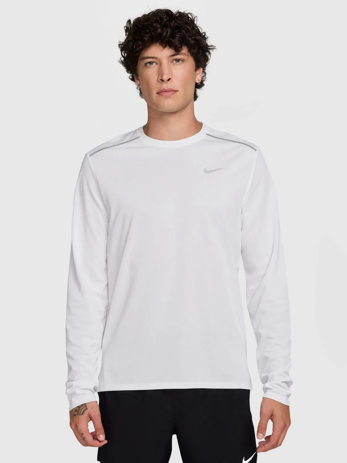 Футболка Nike Miler Dri-FIT UV с длинным рукавом, белая