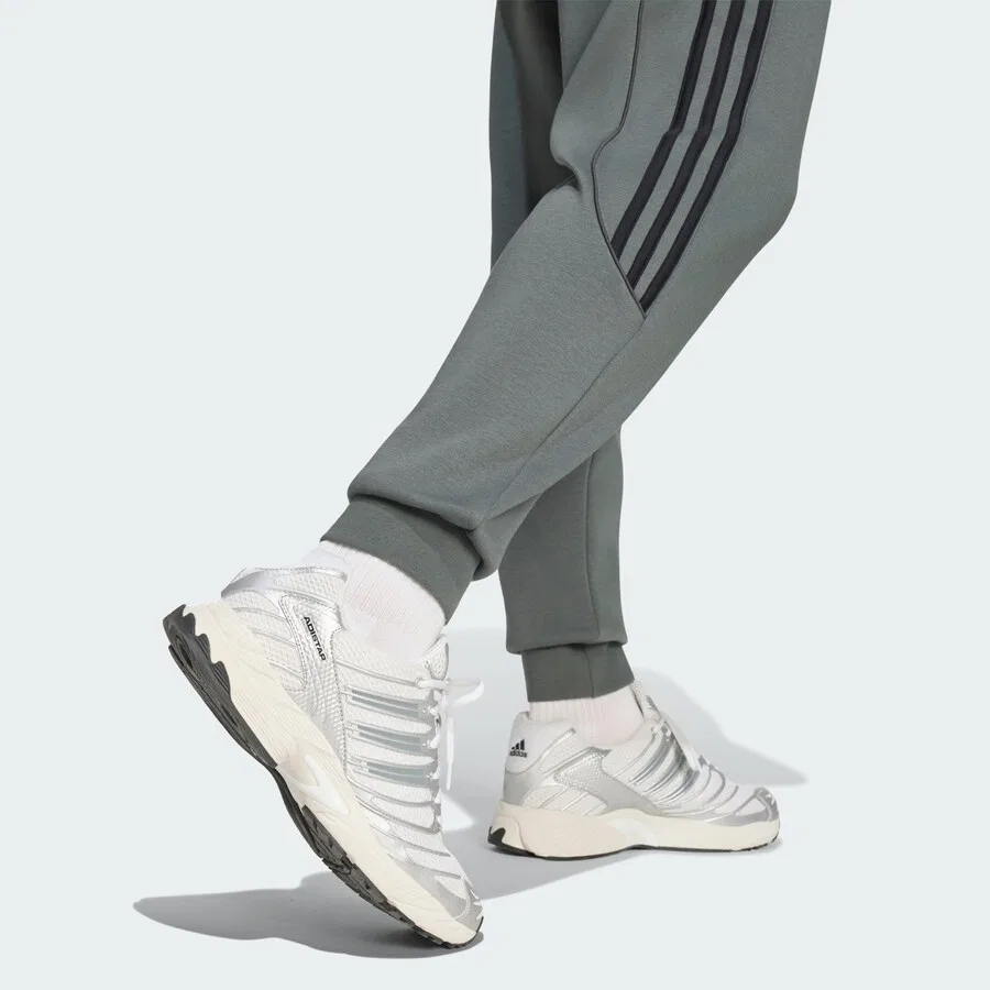 Темно-серые зауженные брюки ADIDAS ORIGINALS Teamgeist 26 — фото 4