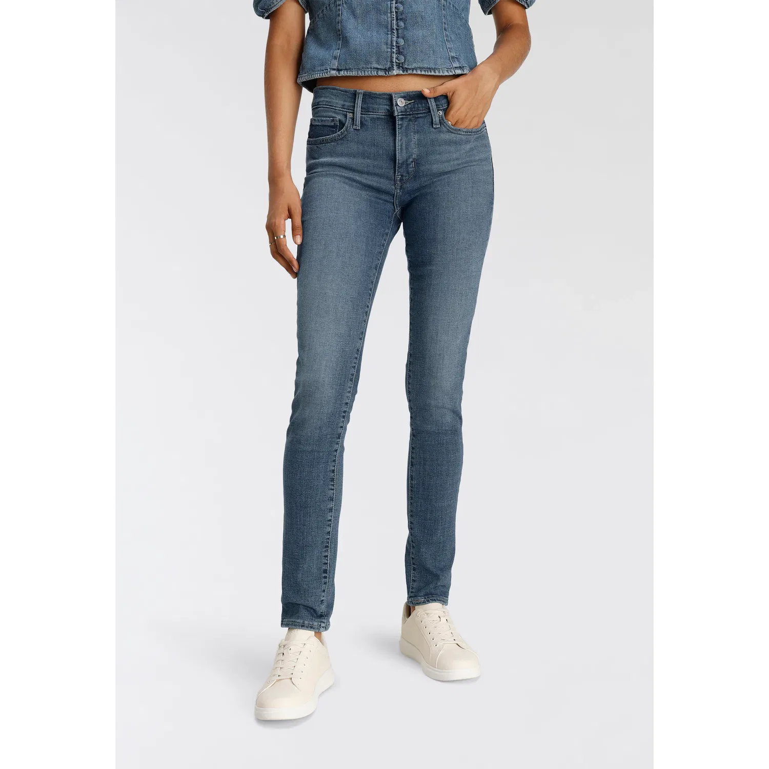 Женские узкие джинсы shaping skinny Levi's, Mid Blue Denim
