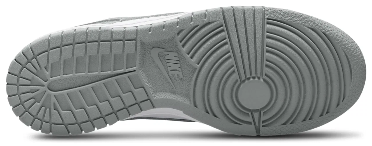 Кроссовки для мальчиков Dunk Low Nike, цвет White/White/Light Smoke Grey — фото 4
