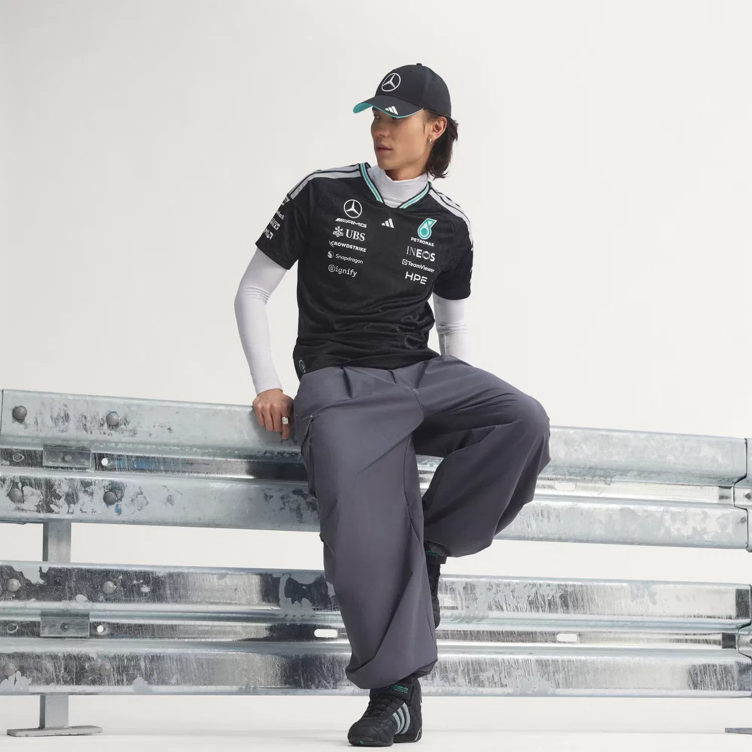 Мужское джерси с технологией Climacool Mercedes - AMG Petronas Formula 1 Team Driver Authentic Adidas Performance, черный — фото 4