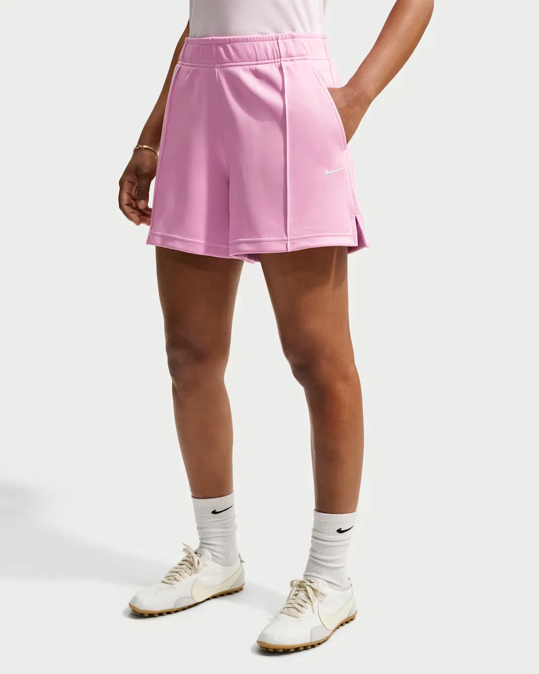 Женские спортивные шорты средней посадки из полиэстерового трикотажа Nike Sportswear, Pink Rise/Sail — фото 2