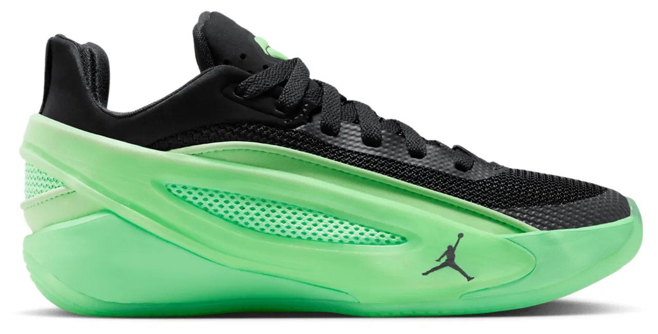 Кроссовки для мальчиков Luka 5 Low Jordan, цвет Black/Red/Green