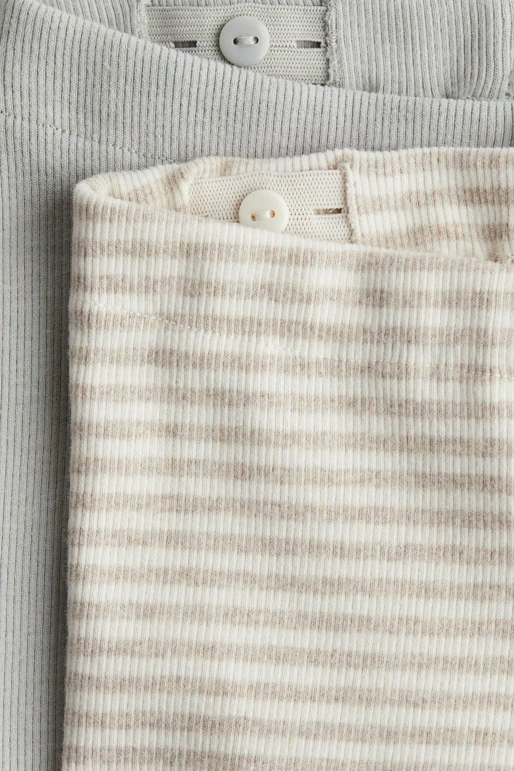 Комплект из 2 ребристых хлопковых леггинсов H&M, Hellgrau/Beige Gestreift — фото 2