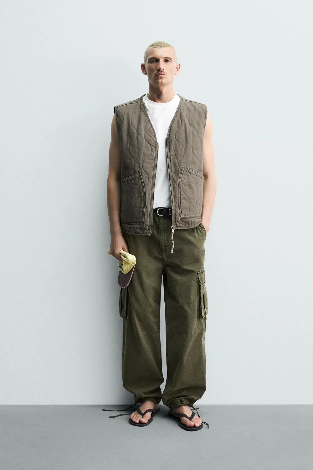 Жилет с прострочкой и потертой поверхностью ZARA, Khaki