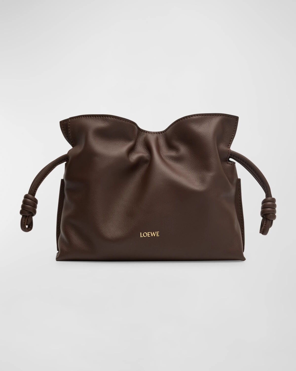 

Мини-клатч Flamenco из кожи напа с анаграммой из золотой фольги Loewe, цвет Chocolate
