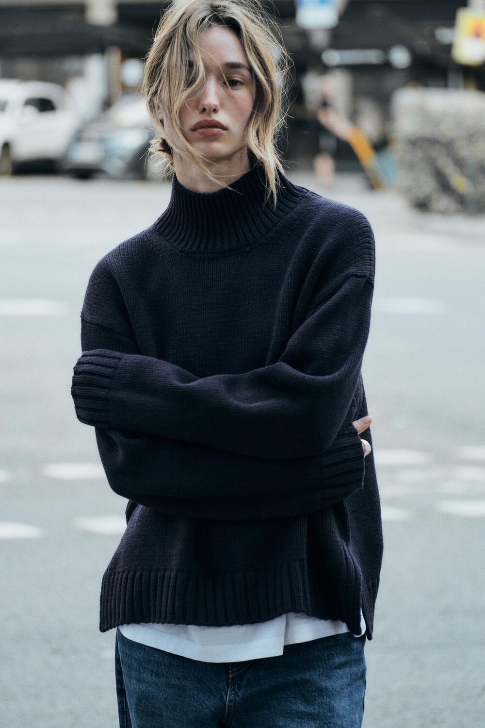 

Вязаный свитер с высоким воротом ZARA, темно-синий