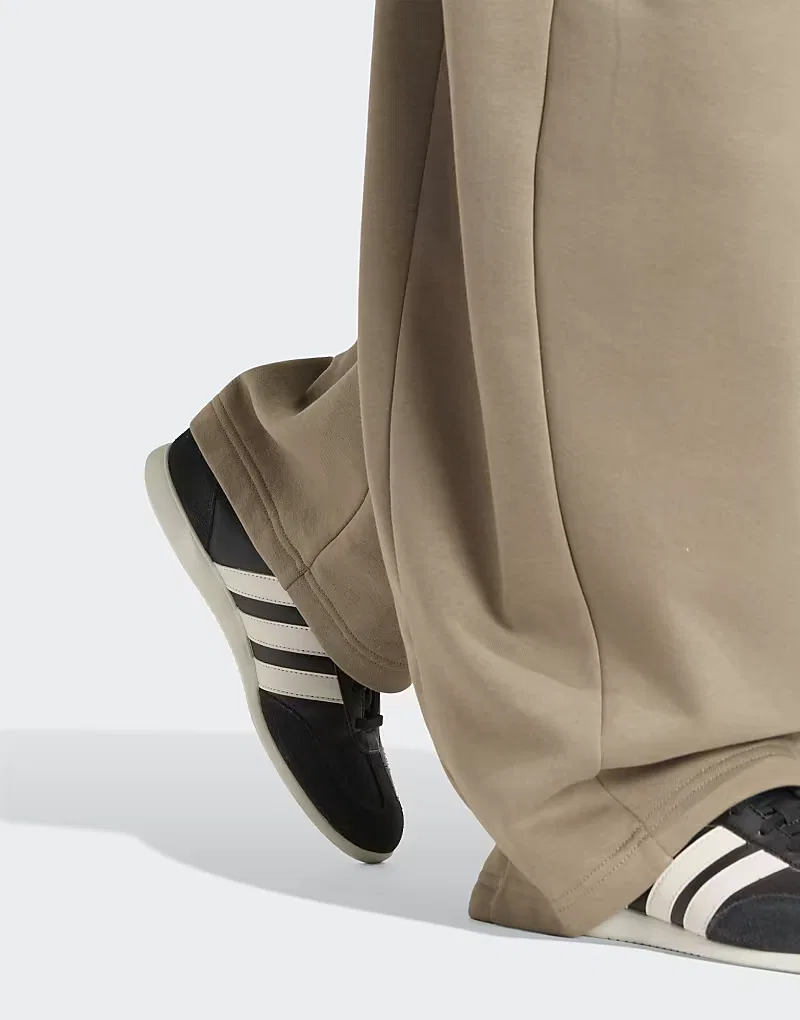 Брюки barrel из флиса Essentials contemporary Adidas Performance, хаки — фото 2