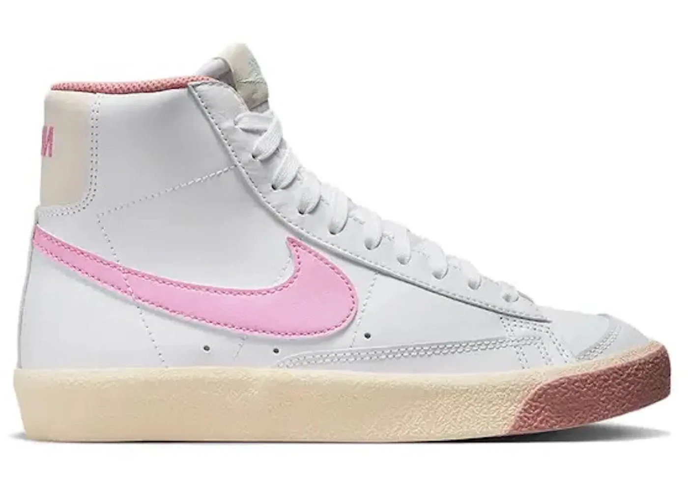 Детские кроссовки Lifestyle с модельным номером Nike Blazer Mid 77 Nike, White/Pink Spell/Guava Ice/Jade Ice
