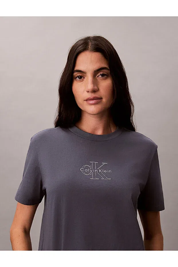 Женская футболка с принтом Classic Foil Monologo Graphic Detailed Calvin Klein, Turbulence — фото 3