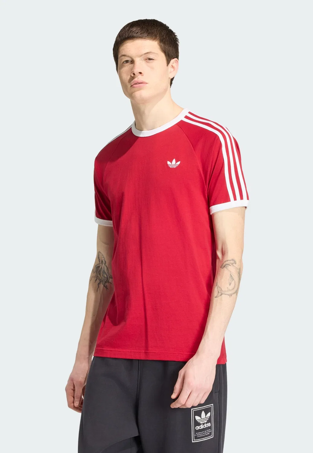 Футболка Adidas Originals красного цвета — фото 2