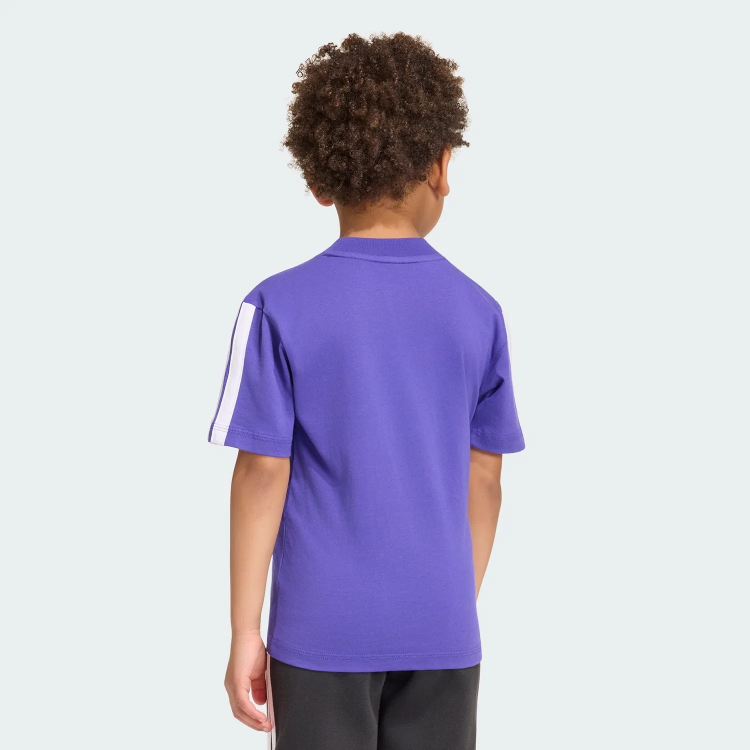 Спортивная футболка Adidas Sportswear Performance Shirt Essentials фиолетового цвета — фото 3