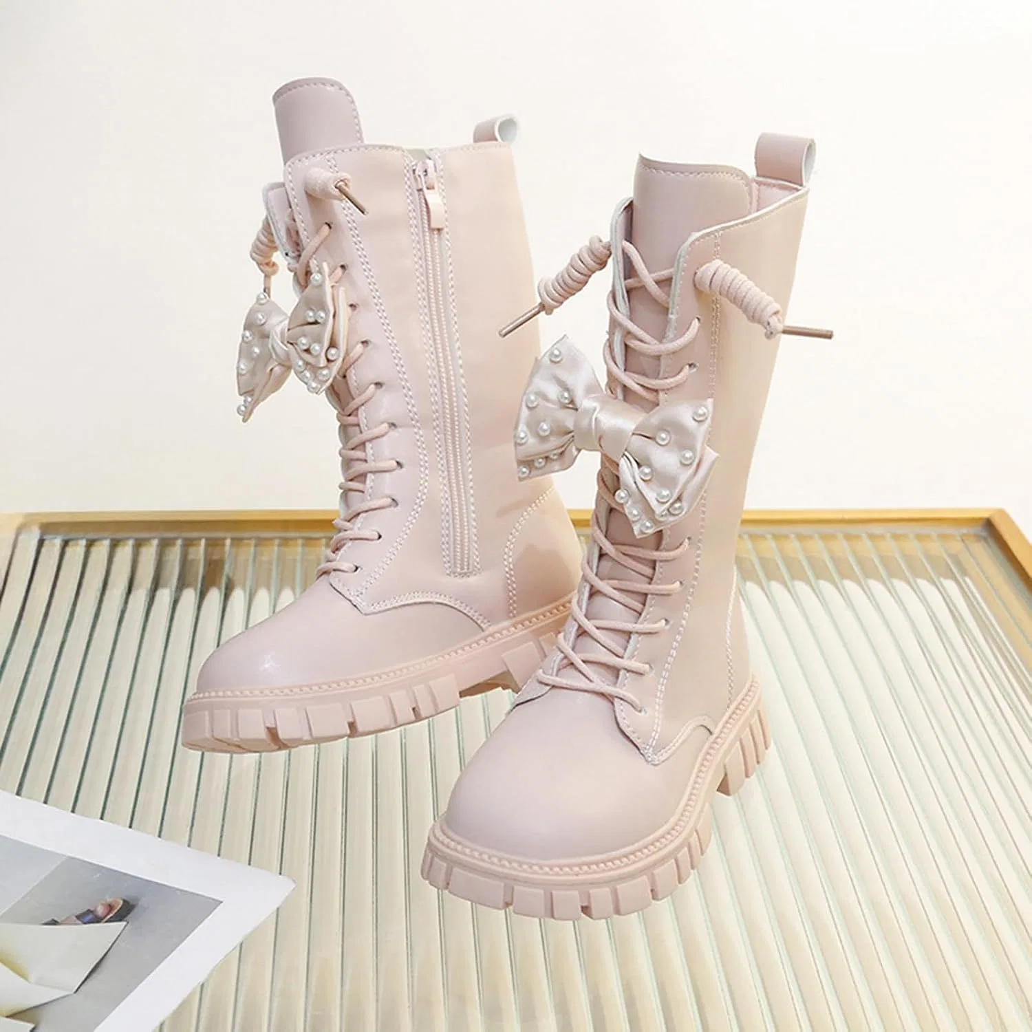 Детские ботинки для девочек с принтом и шнуровкой, модель Girls Lace Up Combat Boots, Pink — фото 2