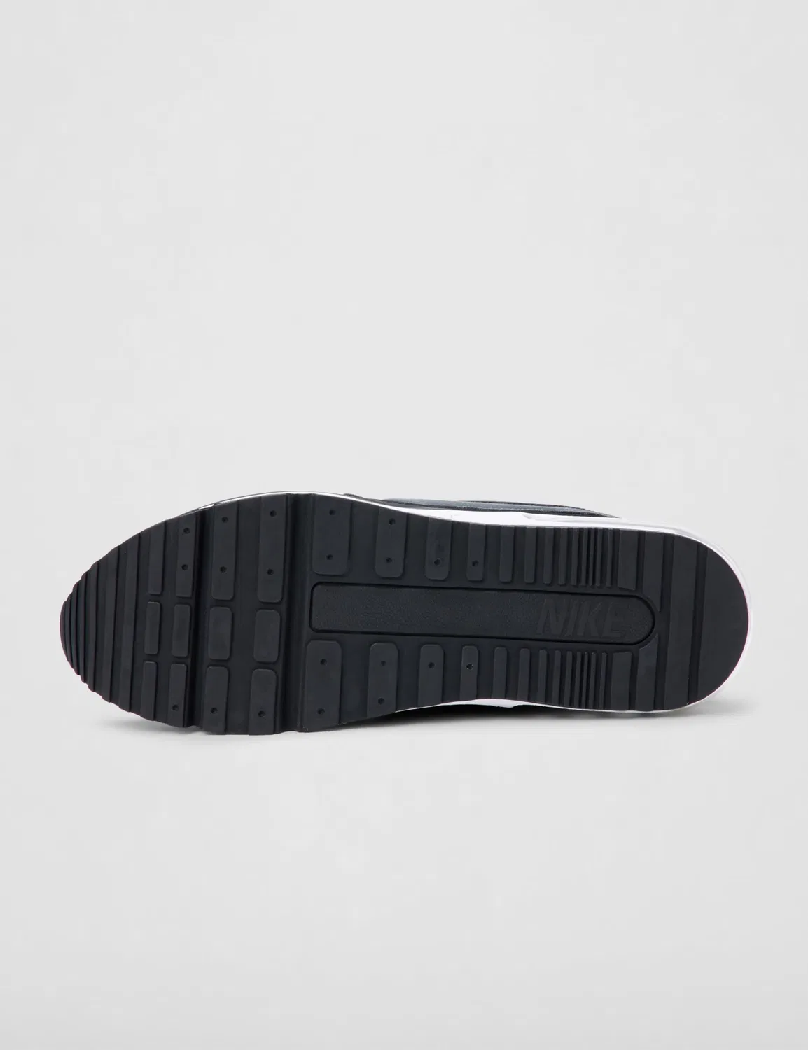 Детские кроссовки для девочек с кожаным верхом Air Max Ltd 3 NIKE, White And Black — фото 4