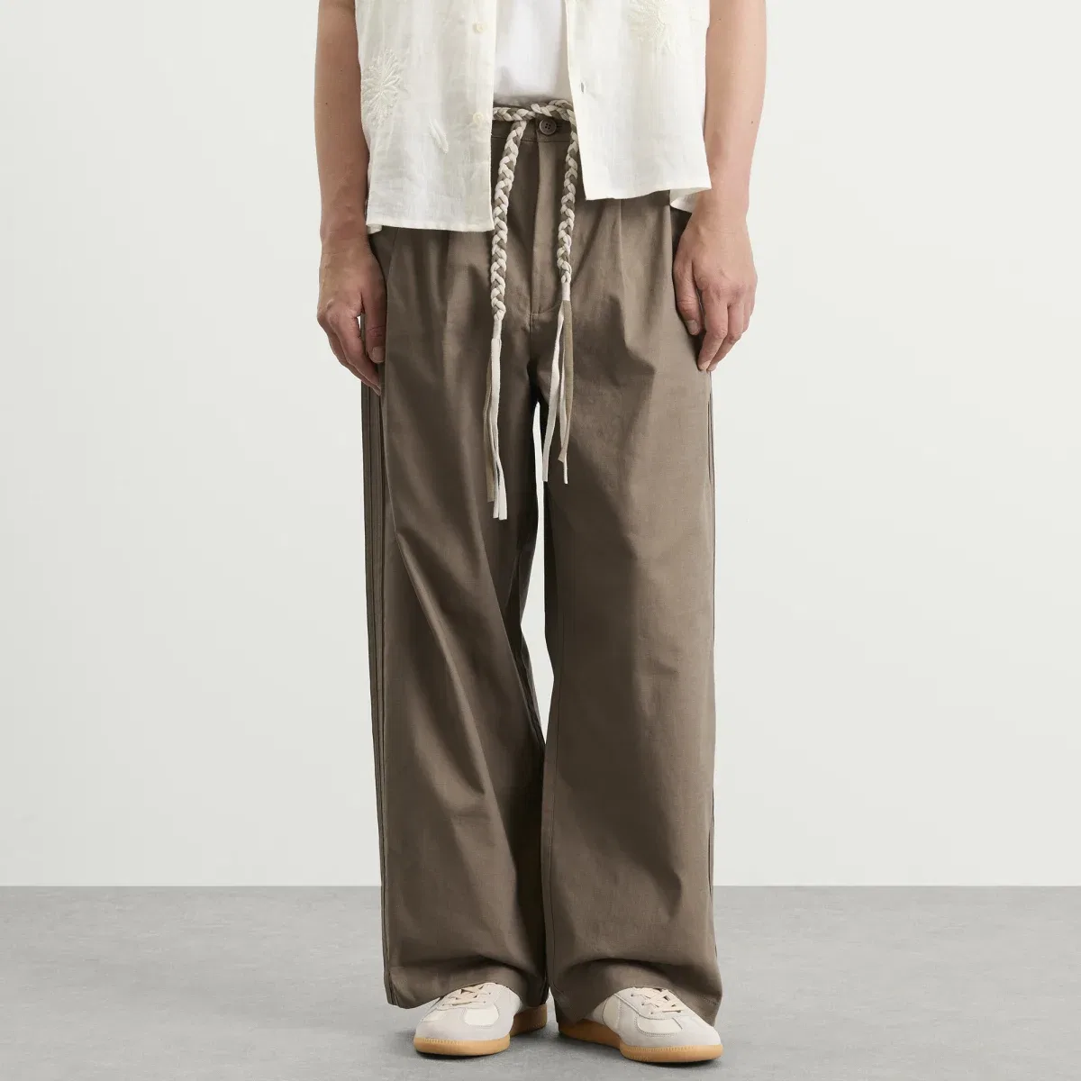 Брюки свободного кроя Resort Pants Adidas, Khaki Six — фото 2