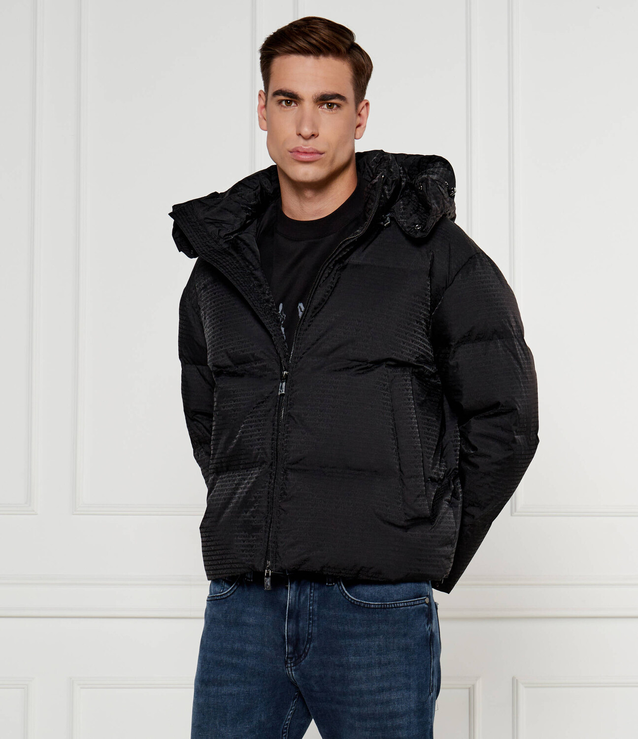 

Куртка Emporio Armani Regular Fit, черный