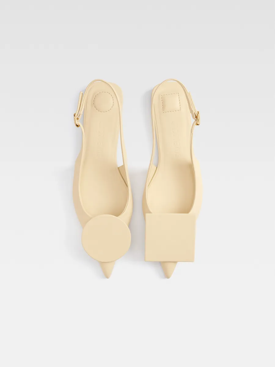

Ботинки Les Slingbacks Duelo Jacquemus, слоновая кость