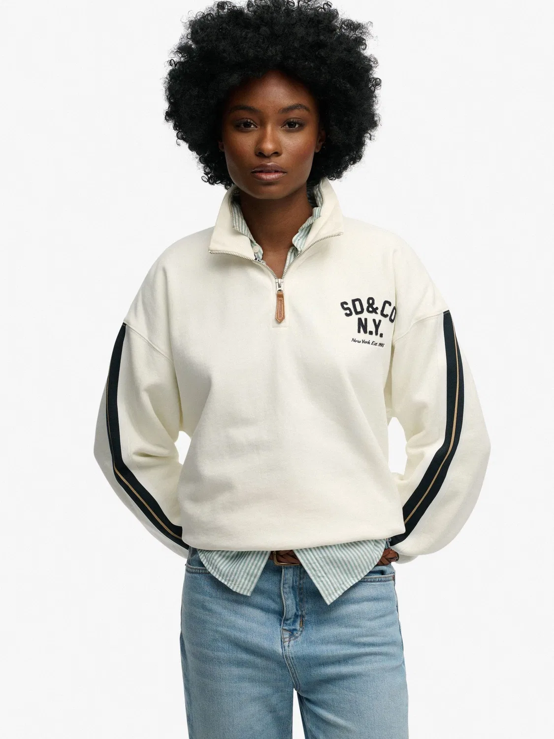 Джемпер с аппликацией Country Club, полузамок Superdry, кремовый