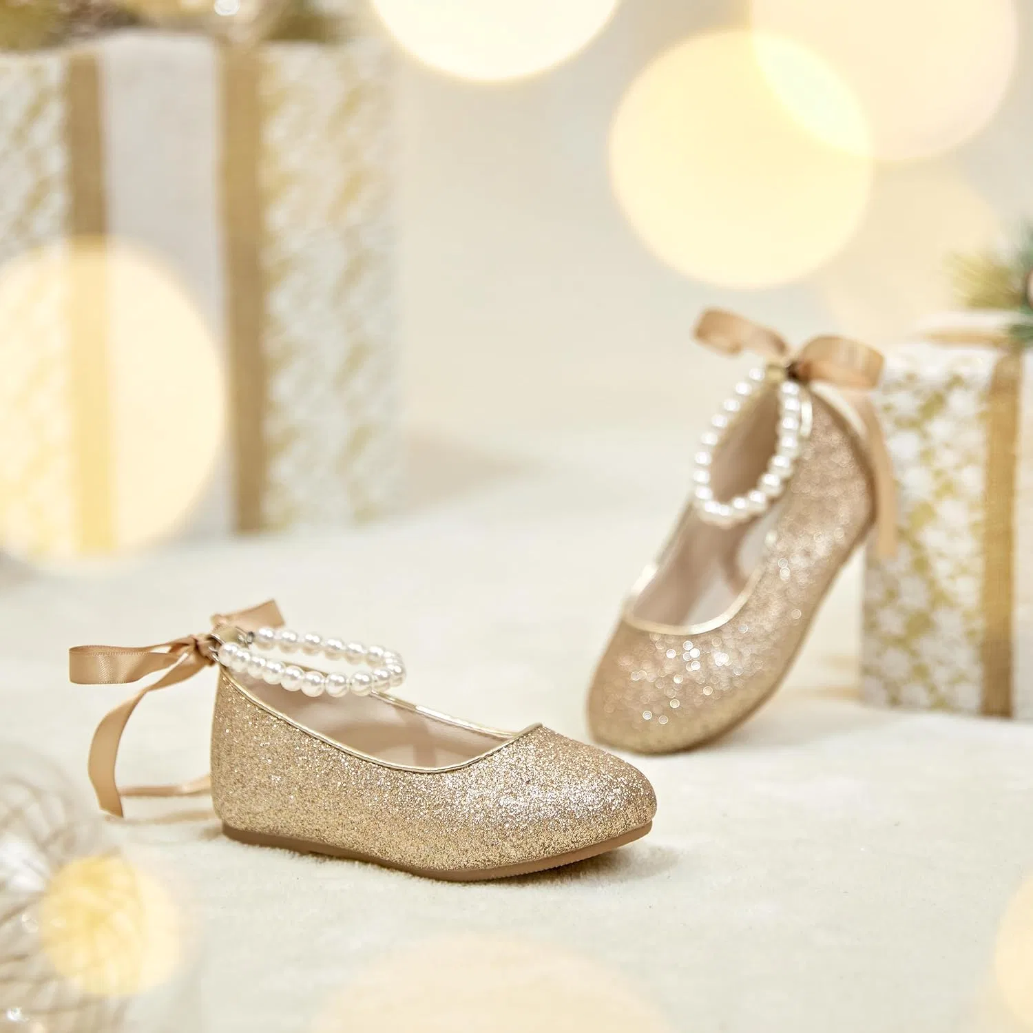 Детские туфли-балетки для девочек с жемчужным ремешком PHIRAMIN, Glitter Gold Pearl Strap — фото 2
