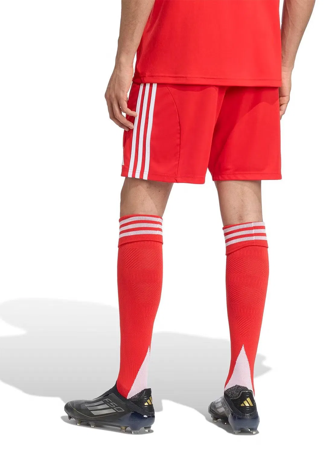 Шорты футбольные с влагоотводящей технологией FC Bayern 2025/2026 Adidas, красный — фото 2