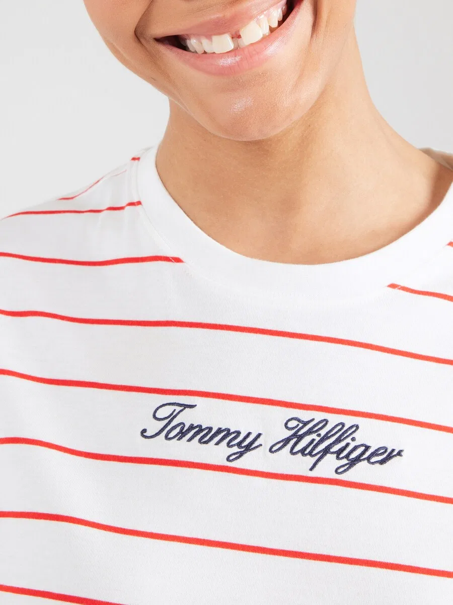 Футболка TOMMY HILFIGER 'Logo Embroidery Relaxed' красного цвета — фото 2