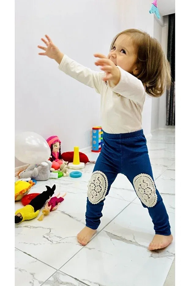 Детские леггинсы для девочек с вышивкой Lace/Guipure detailed girl's denim leggings Td Collection, Jeans Blue — фото 3