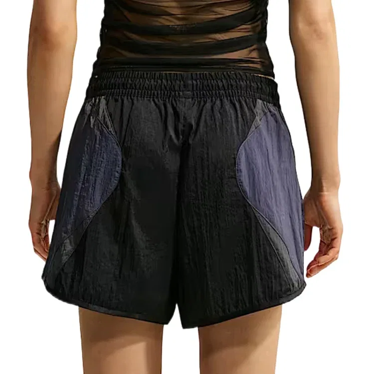 Женские шорты свободного кроя с завышенной посадкой Nike Sportswear Loose Mid-Rise Track Shorts, черный — фото 3
