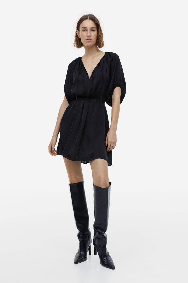 

Атласное платье с завязками H&M, черный