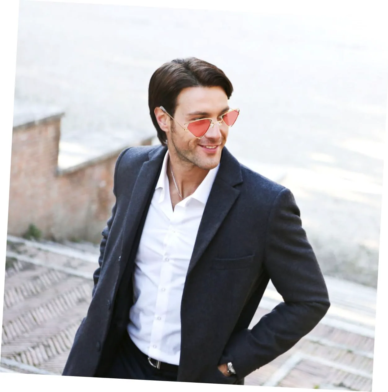 

Женские солнцезащитные очки в металлической оправе, стильная форма с вырезами, красные линзы, защита от УФ-излучения, летний модный образ WRITWAA, Red+Golden