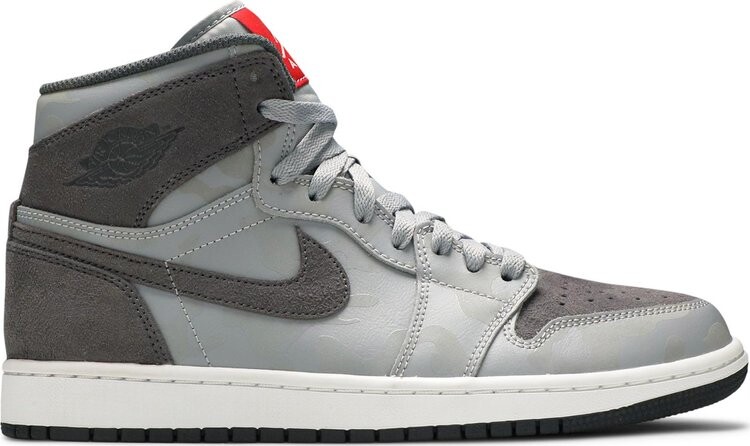 

Кроссовки Air Jordan 1 Retro High Premium Grey Camo, серый