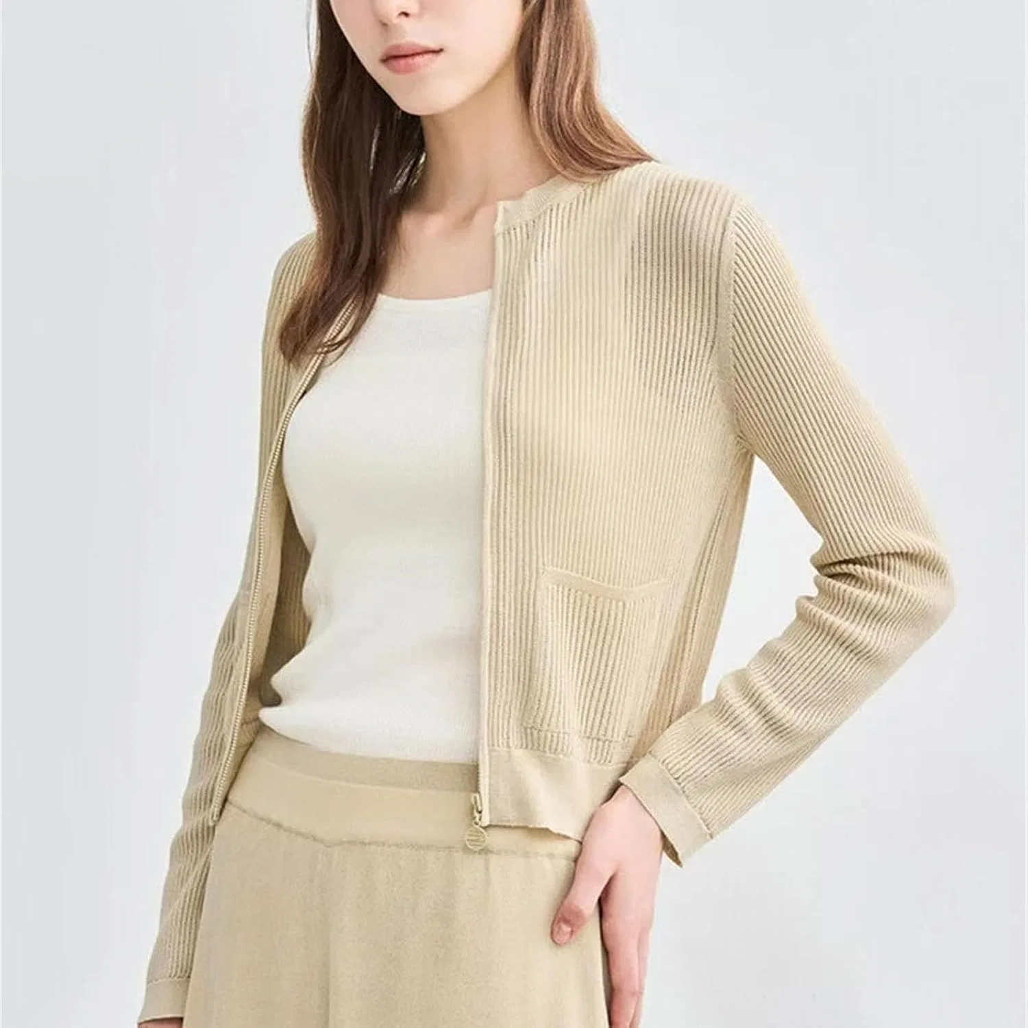 Женский кардиган на молнии с воротником-стойкой, Slim Fit, бежевый — фото 3