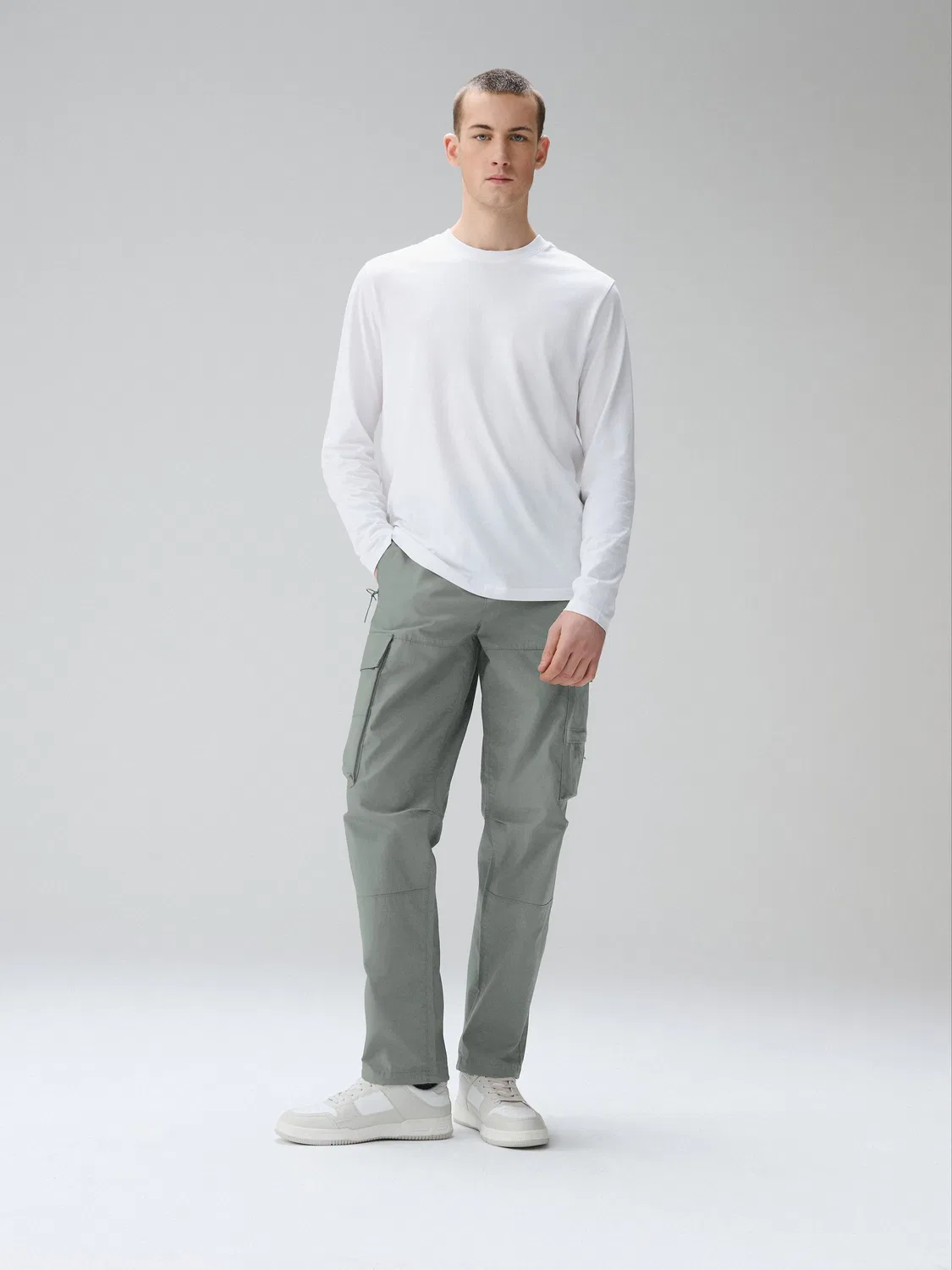 Брюки карго утилитарные, тех-стрейч, Regular Tapered Fit Next, серо-зеленый — фото 2