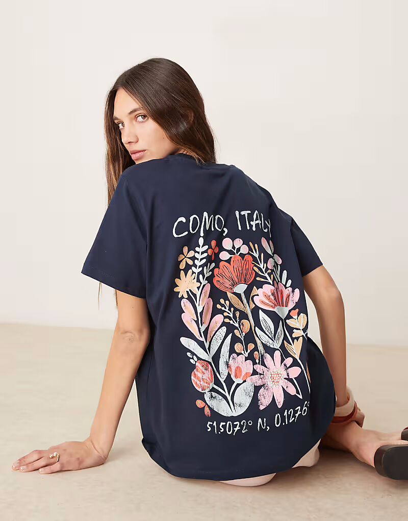 

Футболка ASOS DESIGN прямого кроя с цветочным принтом Como Italy темно-синего цвета