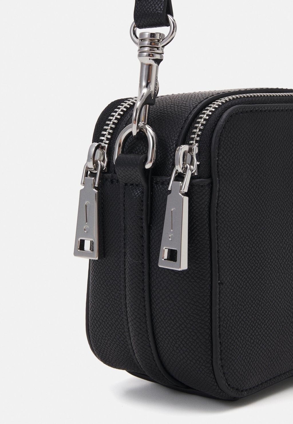 

Сумка через плечо CORNICE SUSAN SHOULDERBAG JOOP! Jeans, черный