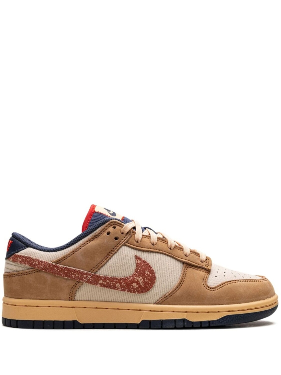 

Кроссовки Dunk Low "Wheat/Sanddrift" Nike, коричневый