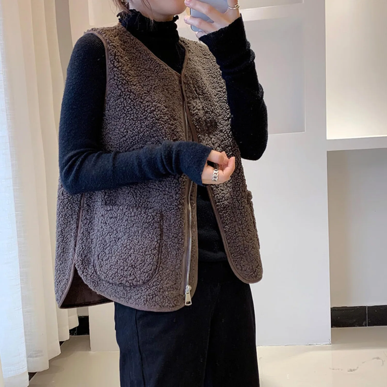 Женский безрукавный жилет с флисом, модель Winter Warm, бренд, A01 Coffee — фото 2