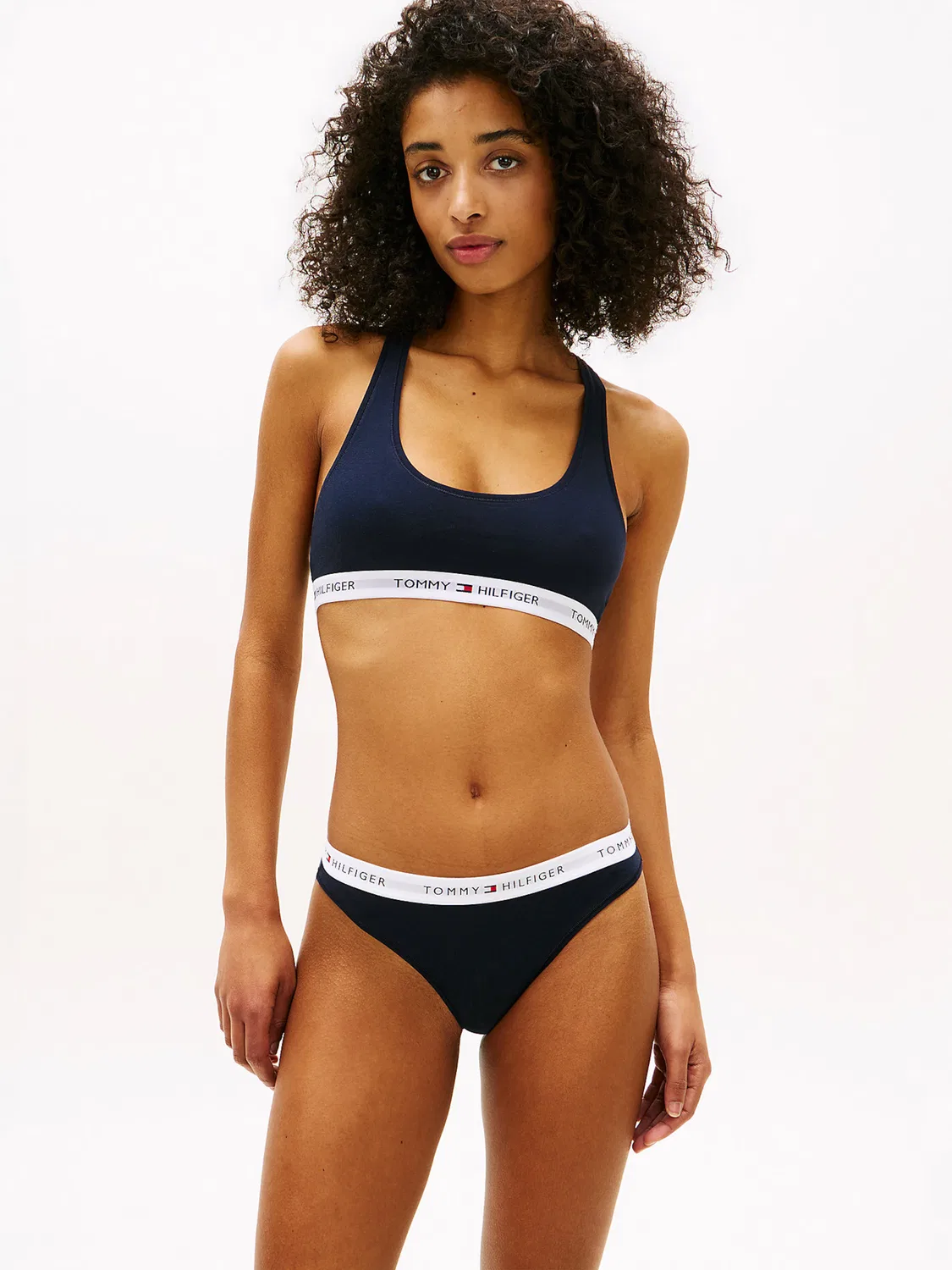 Трусики Tommy Hilfiger Essential в красном, черном и белом цветах — фото 3