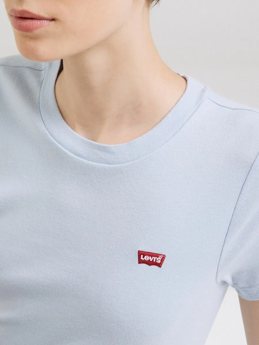 Комплект из двух футболок LEVI'S «Essential Tee» в пастельно-голубом и белом цветах — фото 2
