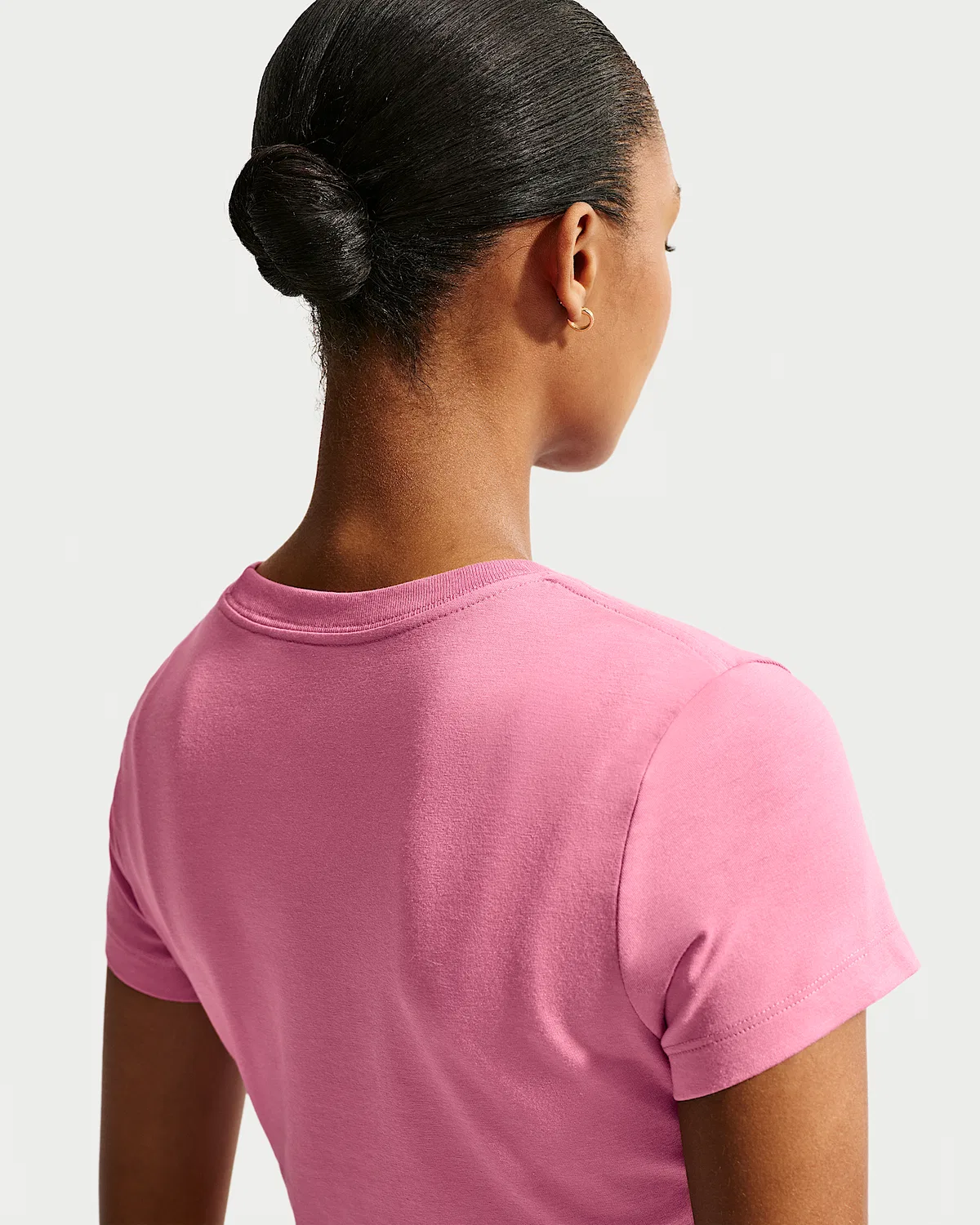 Женская укороченная футболка Nike Sportswear Chill Knit, Peony/Sail — фото 2