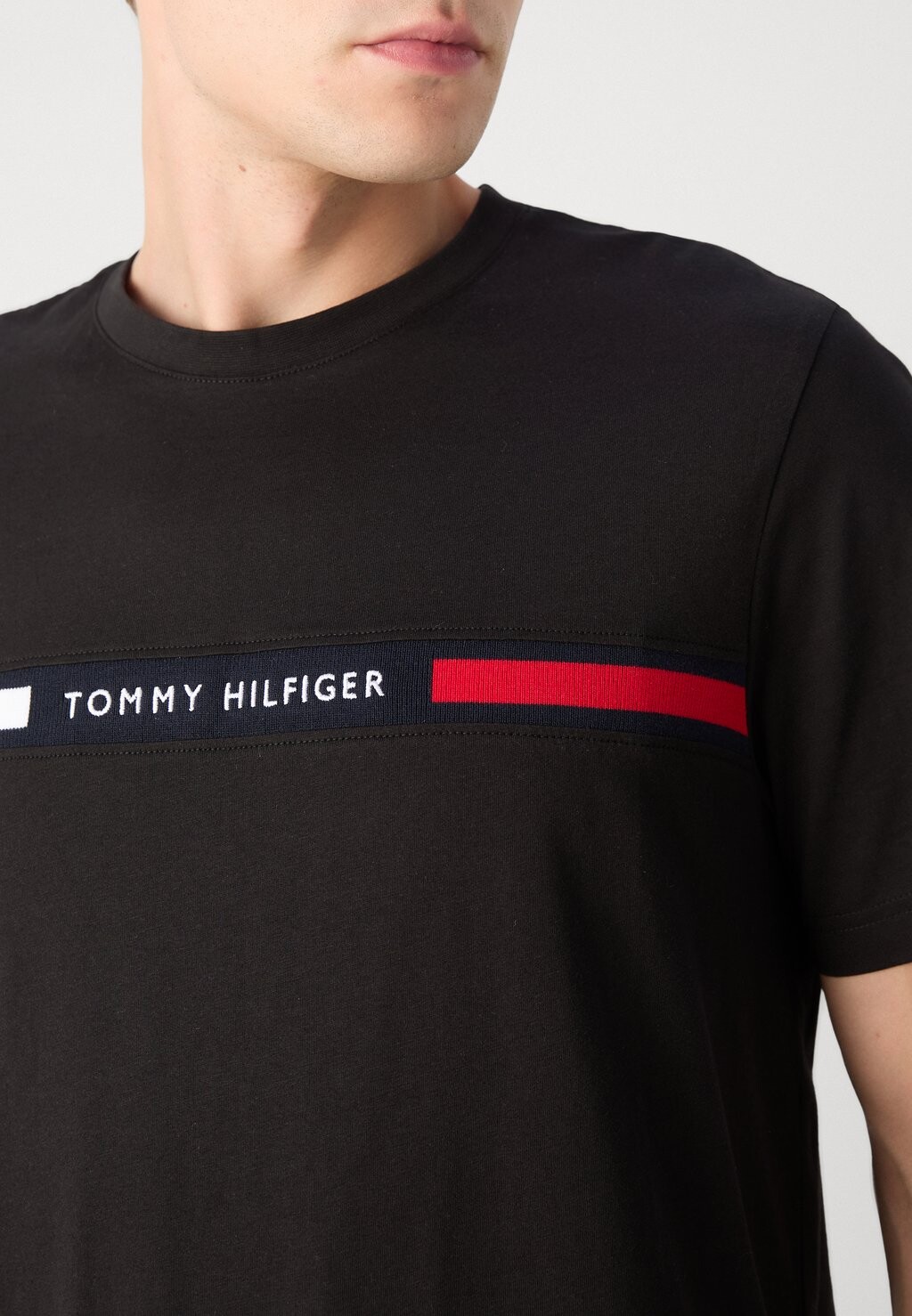 

Футболки с принтом CHEST INSERT TEE Tommy Hilfiger, черный