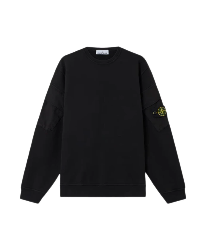 

Коллекция черных футболок и поло осень-зима 2025 Stone Island, черный