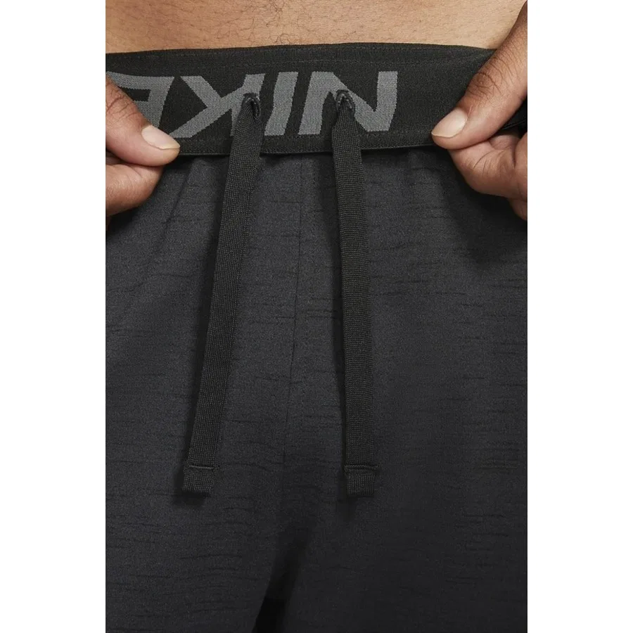 Шорты спортивные с технологией Dri-FIT Nike Yoga Dri Fit Training Men's Short, Черный — фото 4