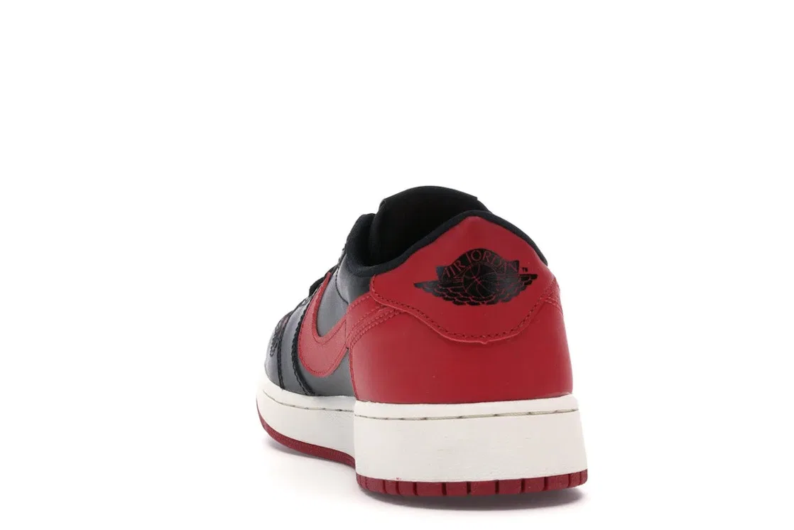 Детские кроссовки Lifestyle Jordan 1 Retro Low Jordan, Black/Varsity Red-Sail — фото 4