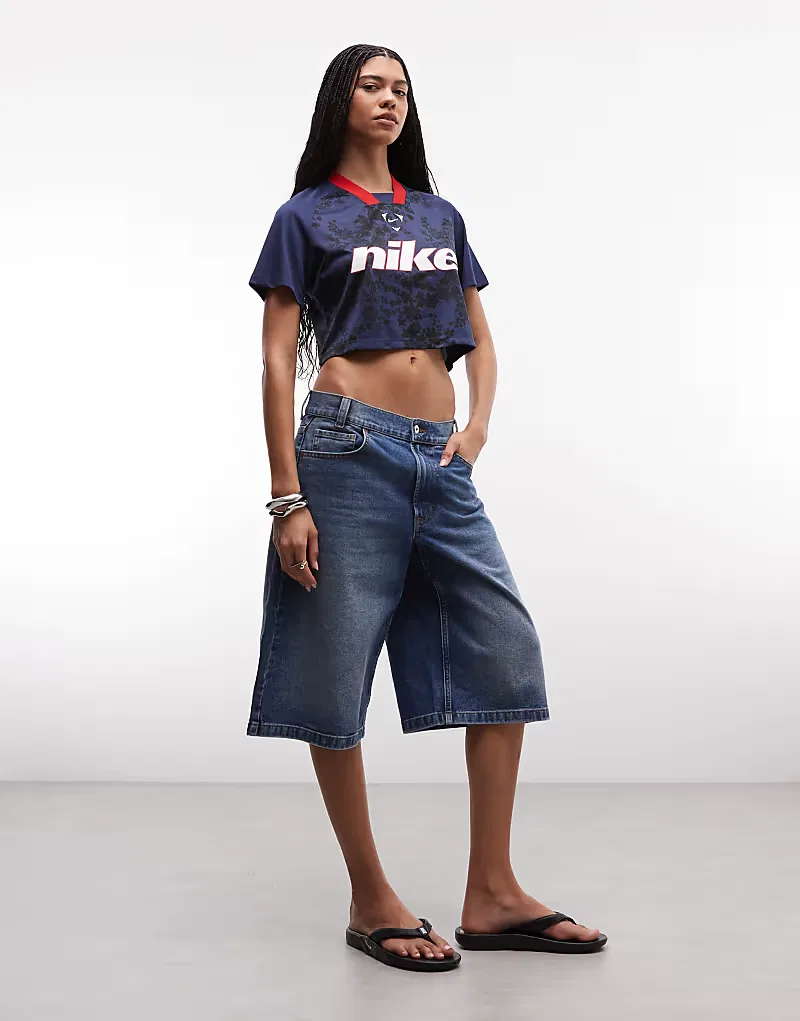 Укороченная футболка Nike с эффектом шнуровки, темно-синий — фото 2