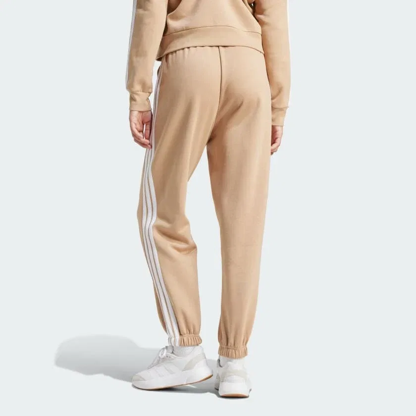 Женские спортивные брюки свободного кроя с мягким флисом adidas, Aurora Plum / Black — фото 2