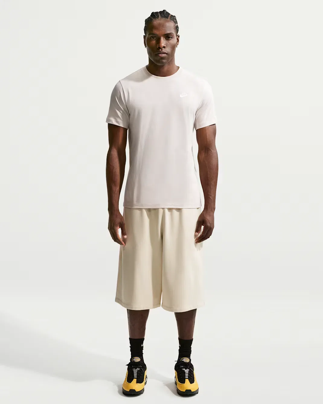 Мужская футболка Nike Sportswear Club, Light Orewood Brown — фото 4