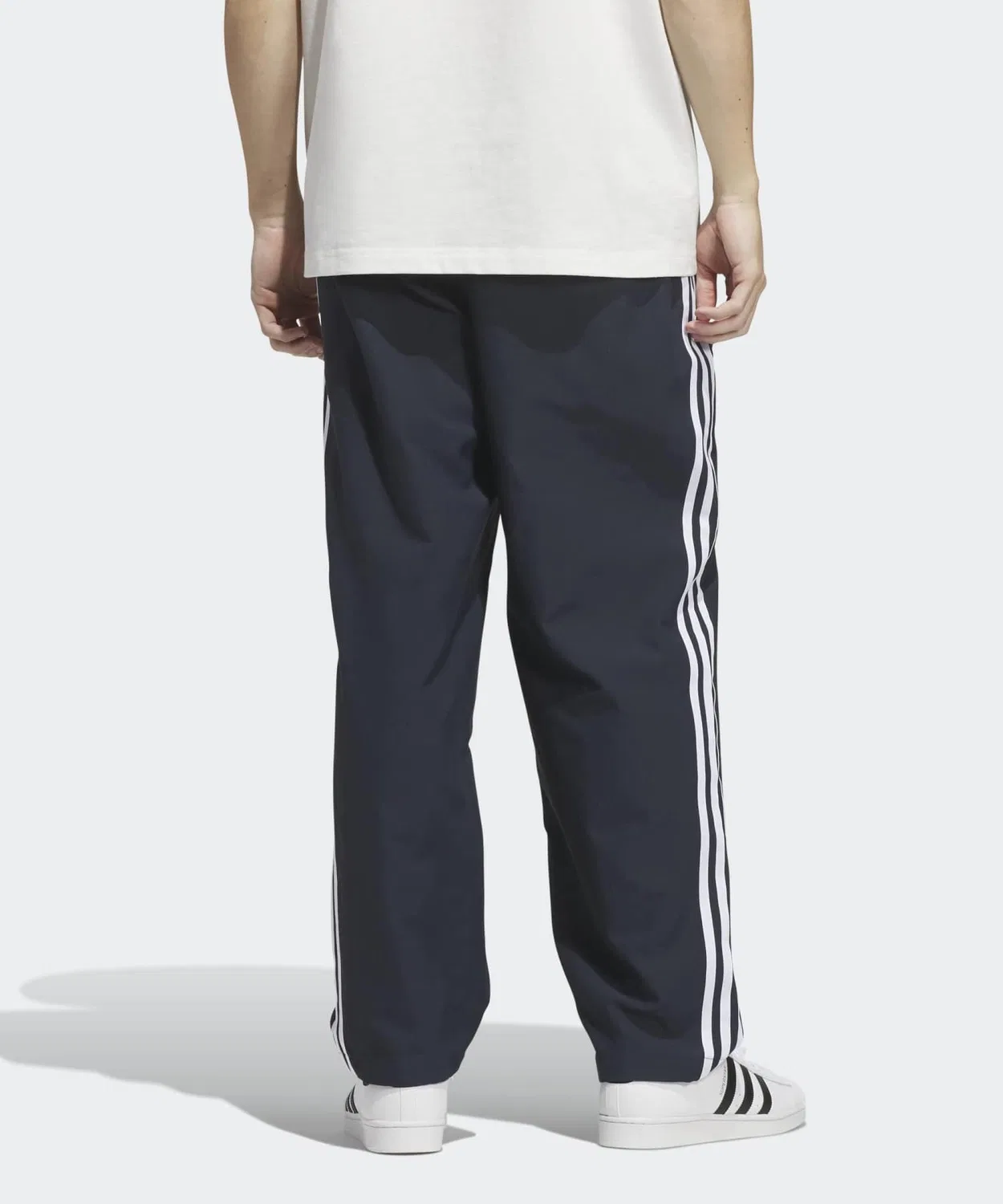 Мужские спортивные штаны свободного кроя с принтом SKATEBOARDING SUPERFIRE TRACK PANT Adidas, Blue — фото 4