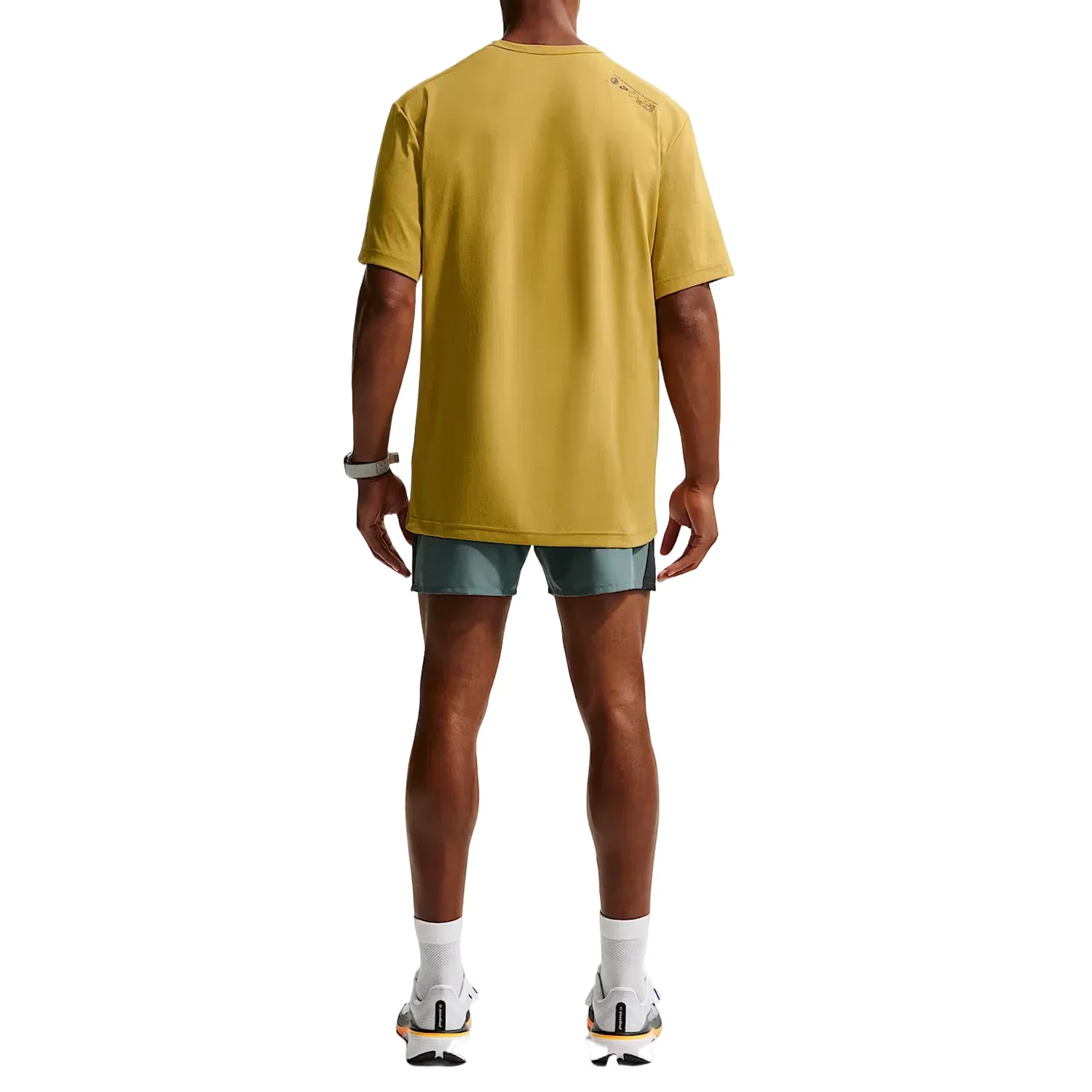 Мужская футболка с защитой от ультрафиолета Nike Hyverse Dri-Fit UV Protection, желтый — фото 2
